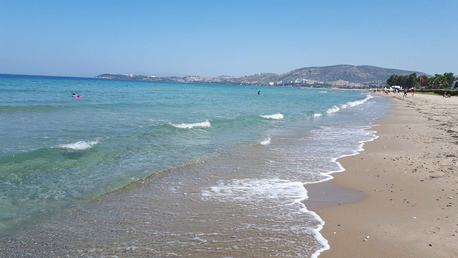 Fotografija Kusadasi Plaj z srednje stopnjo čistoče