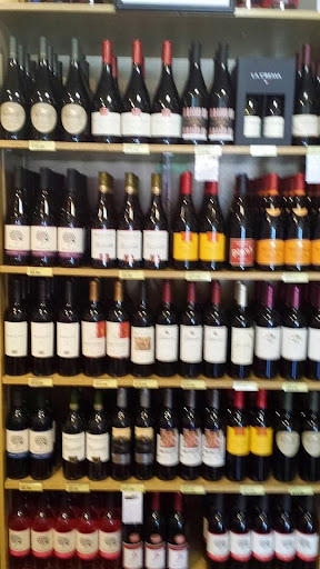 Wine Store «Vernon Wine & Liquor», reviews and photos, 5006 Vernon Blvd, Long Island City, NY 11101, USA