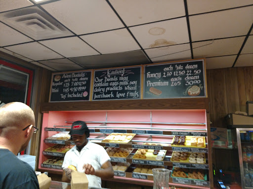 Donut Shop «Avon Donuts Inc», reviews and photos, 45324 Woodward Ave, Pontiac, MI 48341, USA