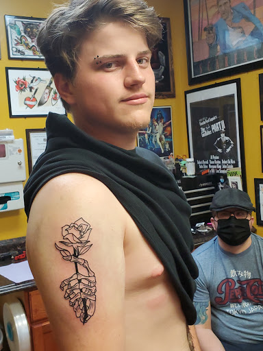 Tattoo Shop «Stay Bold Custom Tattoos», reviews and photos, 1213 N Wood Ave, Florence, AL 35630, USA