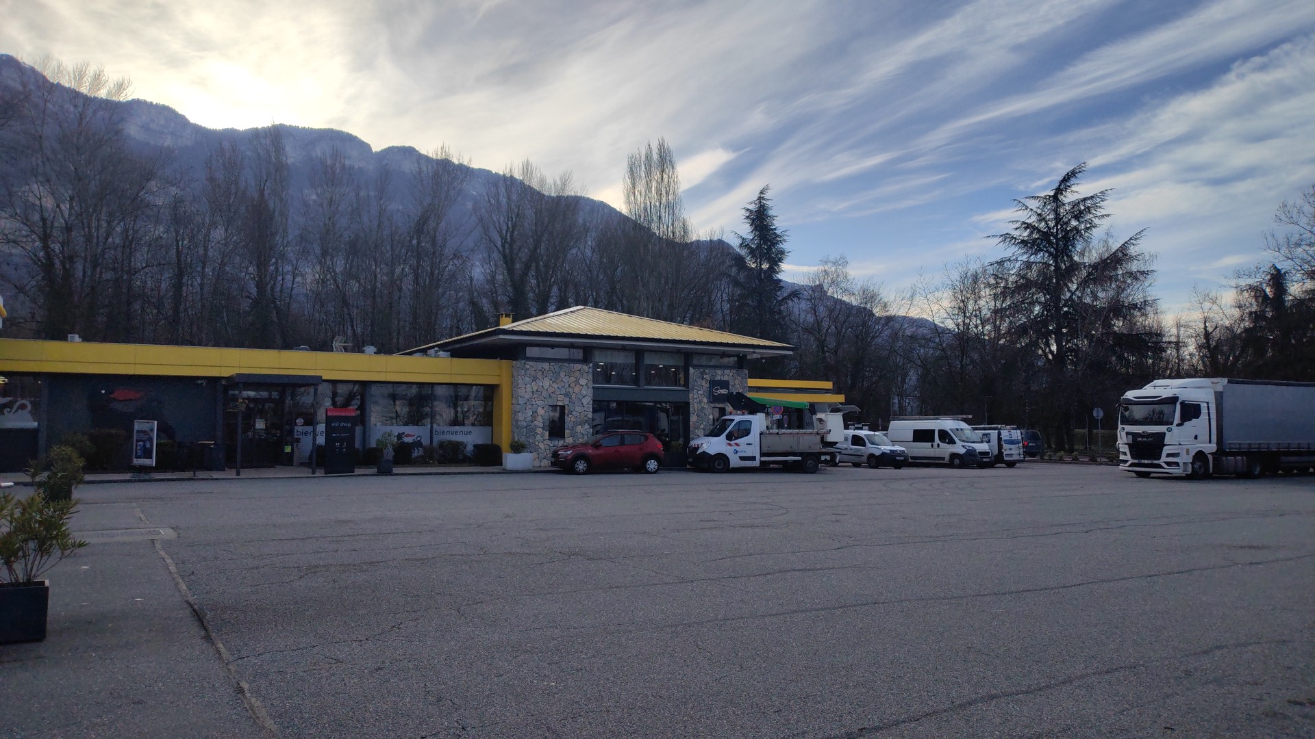 Photo n° 3 de l'avis de DIESEL.O fait le 13/02/2024 à 20:57