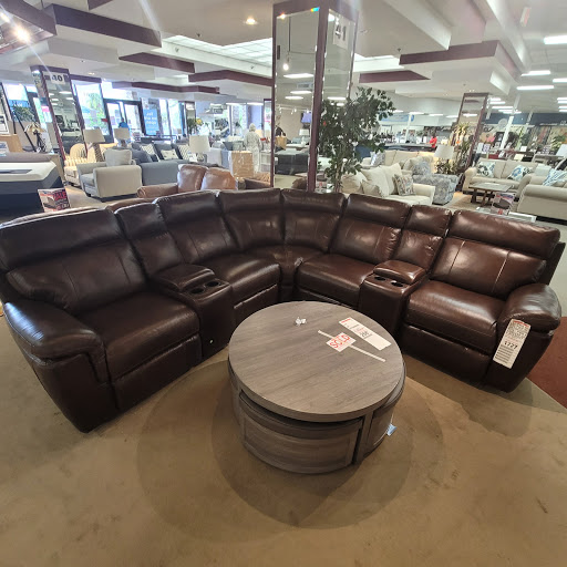 Shopping Mall «Drew 19 Shopping Center», reviews and photos, 21311 US Hwy 19 N, Clearwater, FL 33765, USA