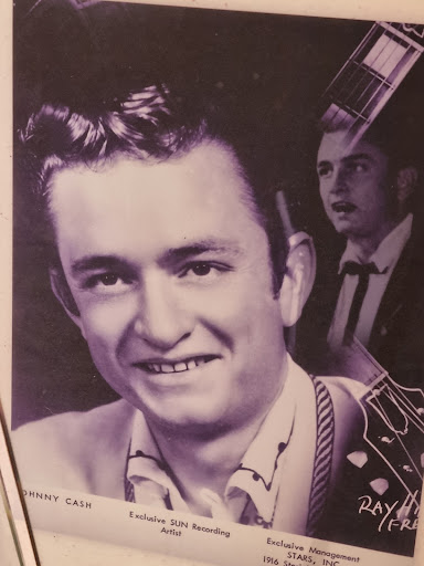 Funeral Home «Hendersonville Memory Gardens & Funeral Home», reviews and photos, 353 E Main St, Hendersonville, TN 37075, USA