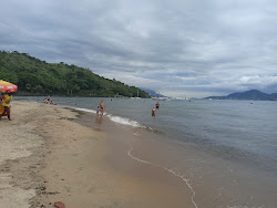 Foto di Praia do Barreiros sorretto da scogliere