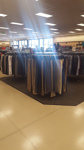 Department Store «Nordstrom Rack Sunset Valley Shopping Center», reviews and photos, 5601 Brodie Ln, Sunset Valley, TX 78745, USA