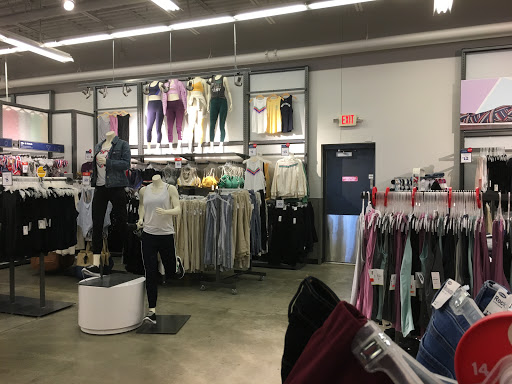 Clothing Store «Old Navy», reviews and photos, 11211 120th Ave, Pleasant Prairie, WI 53158, USA