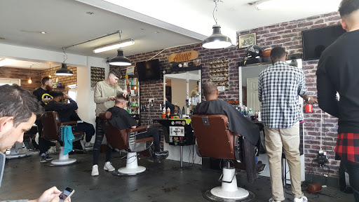 Men's hairdressing salons Swindon