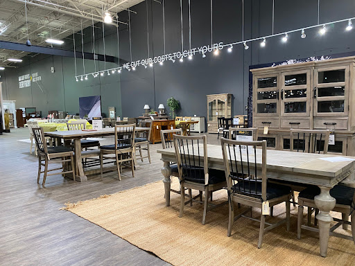 Furniture Store «The Dump Furniture Outlet», reviews and photos, 10251 North Fwy, Houston, TX 77037, USA