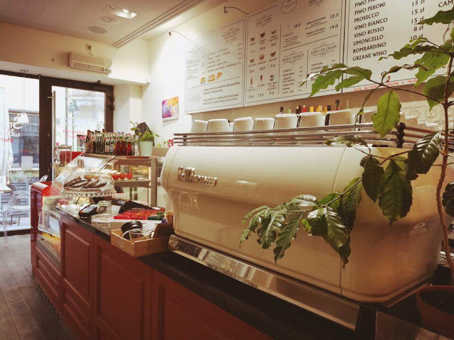 LA CREMA - Prawdziwa, włoska kawa LAVAZZA; Ciasta; Desery; Lody | Kawiarnia Sopot - Kawiarnia