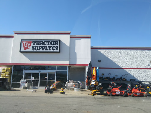 Home Improvement Store «Tractor Supply Co.», reviews and photos, 5387 Scottsville Rd, Bowling Green, KY 42104, USA