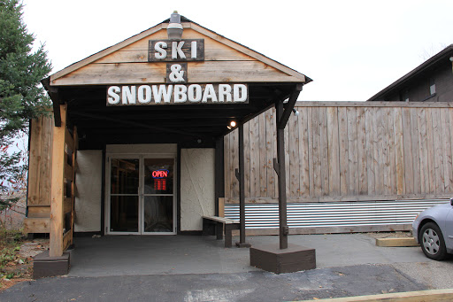 Peak Ski & Snowboard Center, 640 Center Rd, Pittsburgh, PA 15239, USA, 