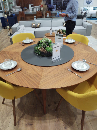 Furniture Store «Modern Furniture Store Fort Lauderdale Modani», reviews and photos, 3661 N Federal Hwy, Fort Lauderdale, FL 33308, USA