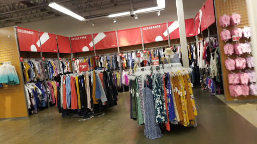 Clothing Store «Old Navy», reviews and photos, 3115 SW Cedar Hills Blvd, Beaverton, OR 97005, USA