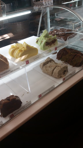 Chocolate Shop «Kilwins Little Rock», reviews and photos, 415 President Clinton Ave, Little Rock, AR 72201, USA