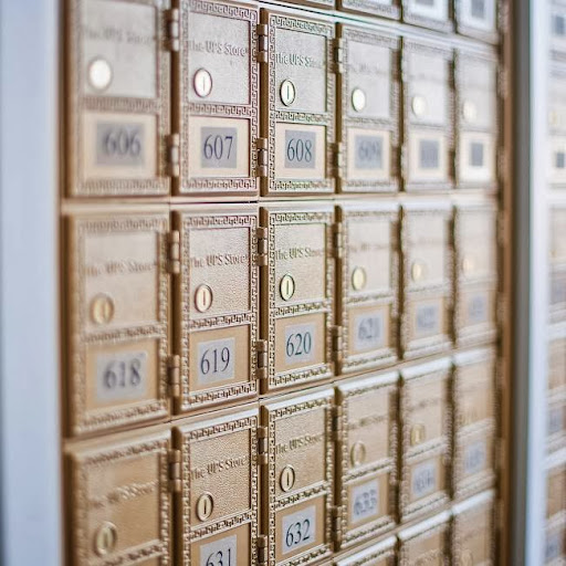 Shipping and Mailing Service «The UPS Store #2579», reviews and photos, 700 Colorado Blvd, Denver, CO 80206, USA