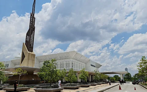 Raja Haji Fisabilillah Masjid image