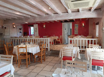 Atmosphère du Restaurant français Auberge des Roses à Monein - n°12