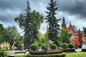 Park Plac marszałka Józefa Piłsudskiego image