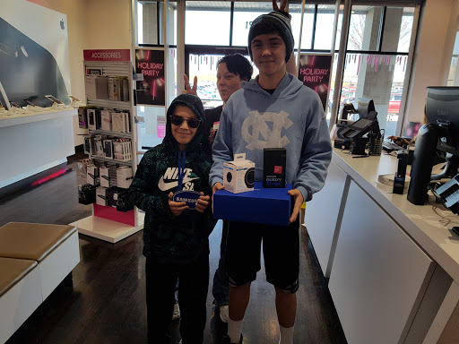 Cell Phone Store «T-Mobile», reviews and photos, 17221 Cole Rd, Hagerstown, MD 21740, USA