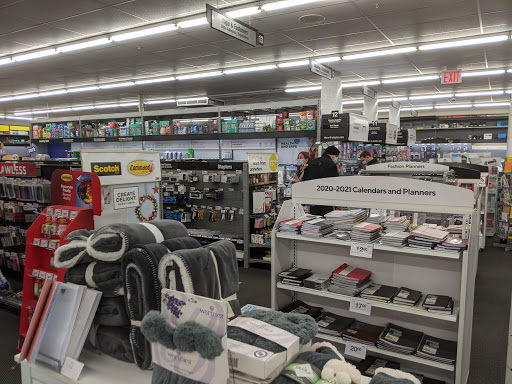 Office Supply Store «Staples», reviews and photos, 24-41 31st St, Astoria, NY 11102, USA