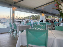 Atmosphère du Restaurant de grillades Le Nouvel Emeraude à Cavalaire-sur-Mer - n°14
