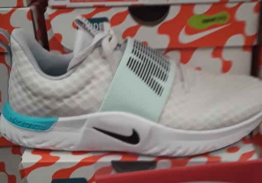 Shoe Store «Shoe Carnival», reviews and photos, 5161 Hinkleville Rd, Paducah, KY 42001, USA