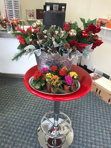 Florist «Amber Flower & Gift Shop», reviews and photos, 117 E Park Ave, Libertyville, IL 60048, USA