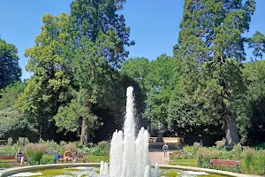 Fountain Circle image