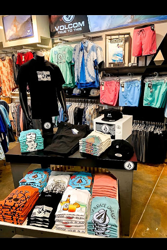 Surf Shop «Maui Nix Surf Shop», reviews and photos, 483 Mandalay Ave #101, Clearwater, FL 33767, USA