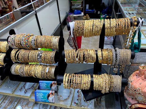 Grocery Store «Devon Market», reviews and photos, 1440 W Devon Ave, Chicago, IL 60660, USA