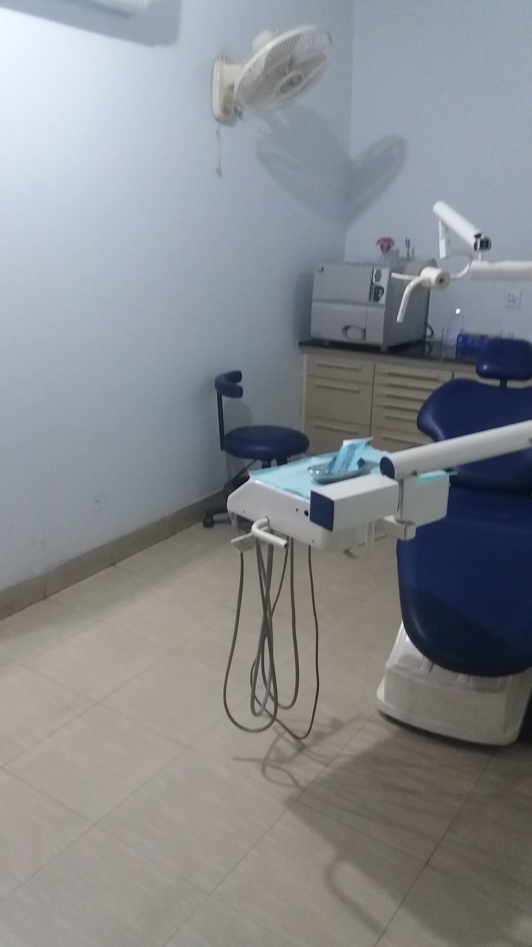 Fakhar Dental And Gynae Clinic