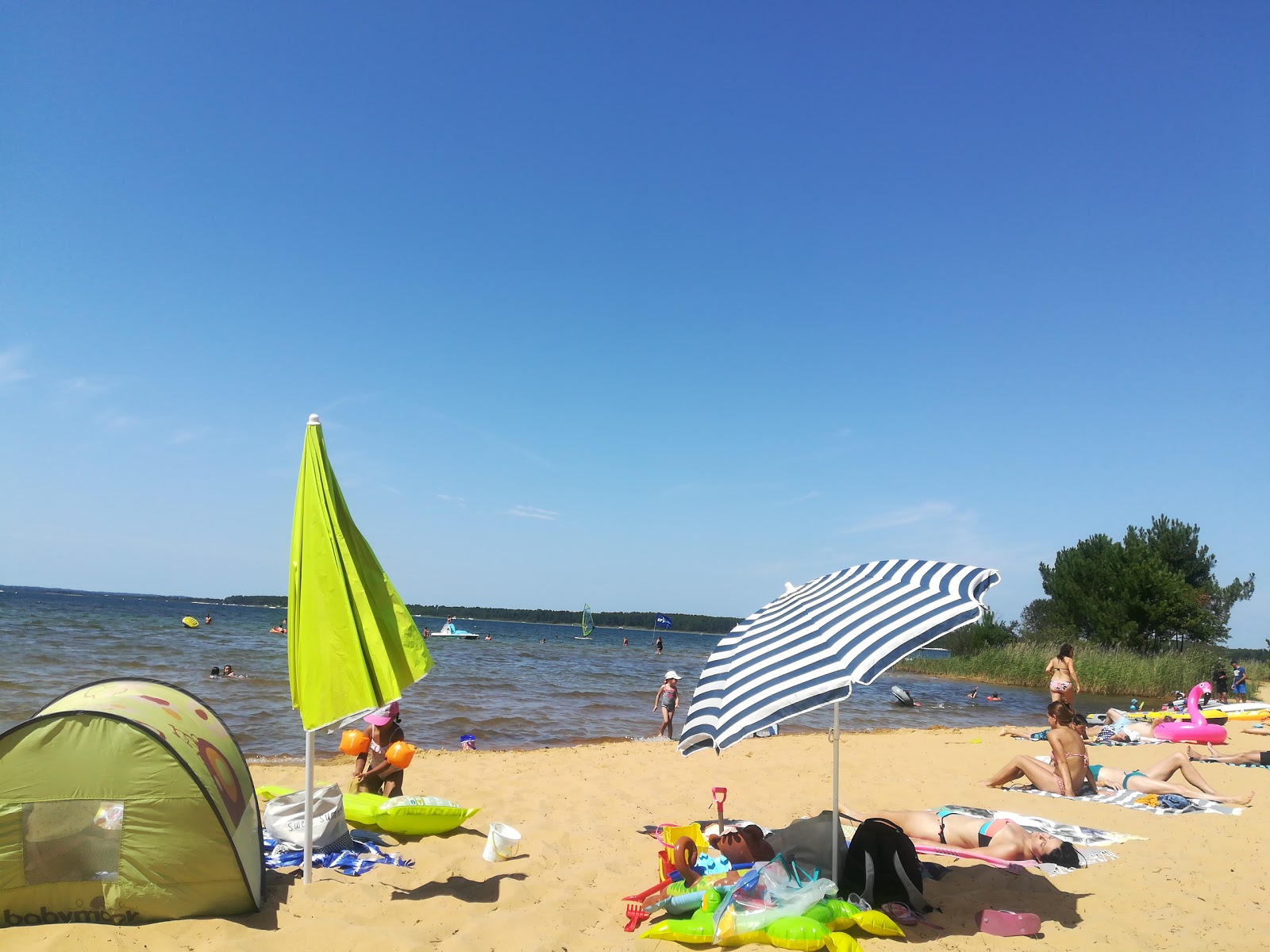 Foto van Plage des Bardets wilde omgeving