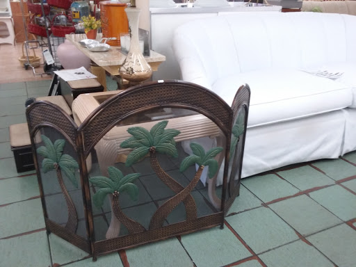 Thrift Store «Boomerangs Thrift Store», reviews and photos, 2365 Wilton Dr, Wilton Manors, FL 33305, USA