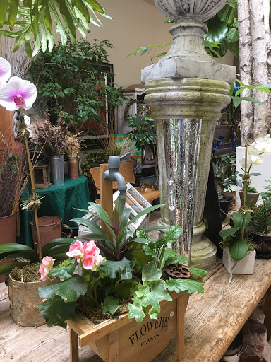 Carriage House Flowers, 141 E Post Rd, White Plains, NY 10601, USA, 
