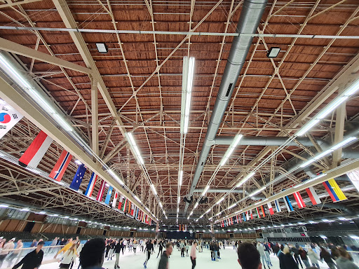 Eisschnelllaufhalle im Sportforum Berlin