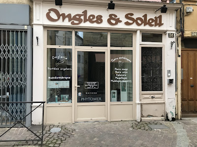 Ongles Et Soleil à Charlieu