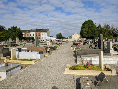 Sains-du-Nord Communal Cemetery à Sains-du-Nord