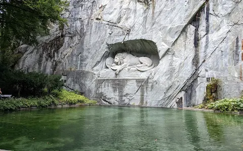 Lion Monument image