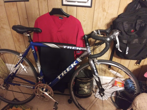 Skateboard Shop «LoweRiders Bikes and Boards», reviews and photos, 300 E Lancaster Ave, Downingtown, PA 19335, USA