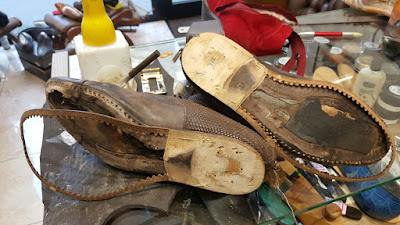 Cordonnier Bottier Art-é-cuir à Paris