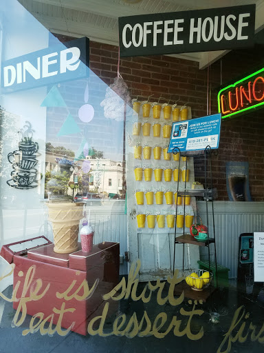Dessert Shop «Downtown Perk & Desserts Oasis», reviews and photos, 145 W Main St, Ashland, OH 44805, USA