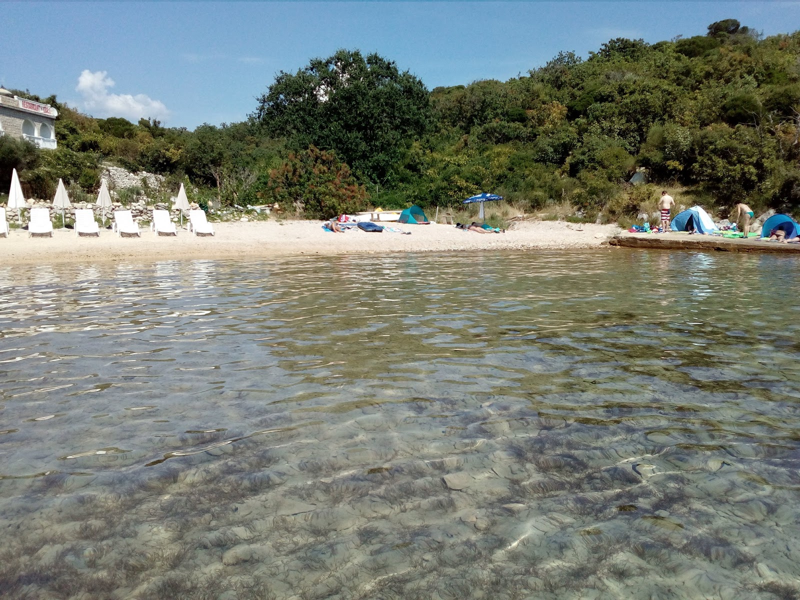 Foto van Potocnica beach met kleine baai
