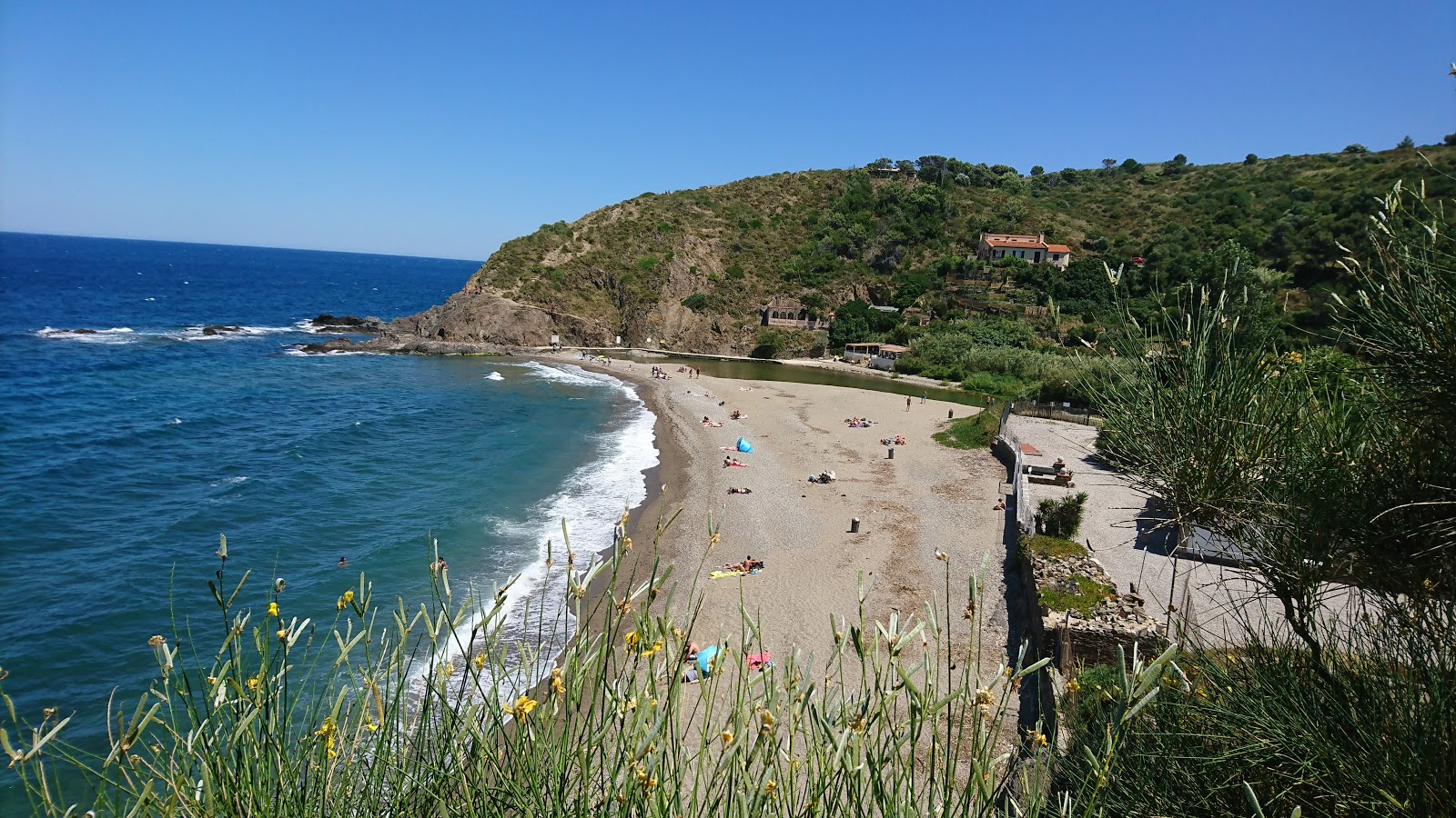 Fotografija Plage de l'Ouille z lahki fini kamenček površino