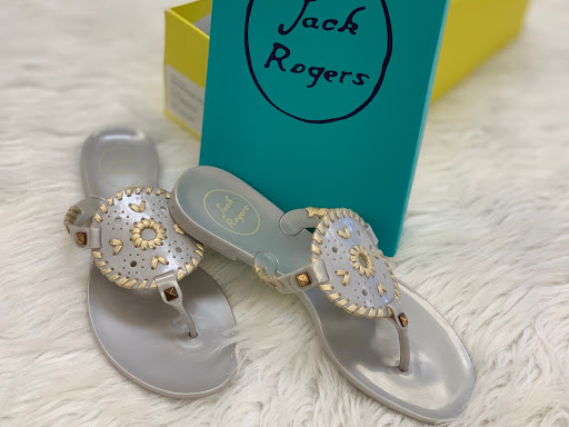 Used Clothing Store «Clothes Mentor», reviews and photos, 2701 N Mall Dr, Virginia Beach, VA 23452, USA