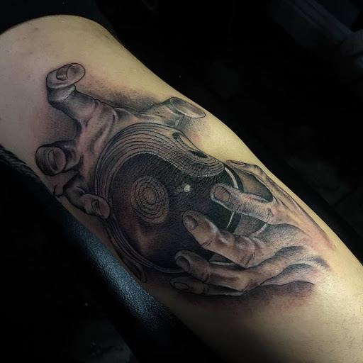 Tattoo Shop «Glendale Ink Tattoo Shop», reviews and photos, 6310 San Fernando Rd, Glendale, CA 91201, USA