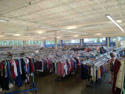 Clothing Store «Goodwill», reviews and photos, 9419-9421 Shelbyville Rd, Louisville, KY 40223, USA