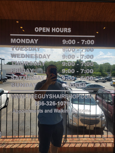 Hair Salon «The GUYS Hair Shop», reviews and photos, 922 Brookwood Center, Fenton, MO 63026, USA