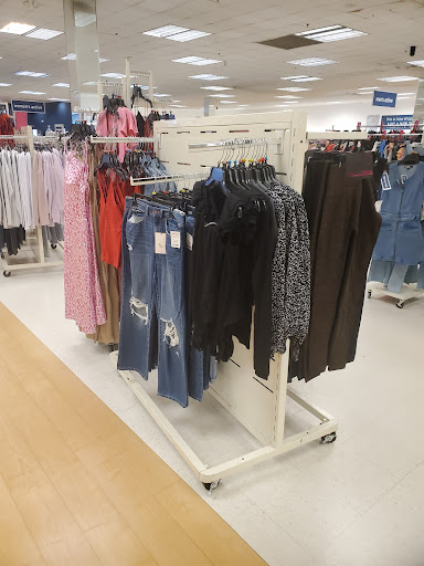 Department Store «Marshalls», reviews and photos, 425 Ernest W Barrett Pkwy NW, Kennesaw, GA 30144, USA