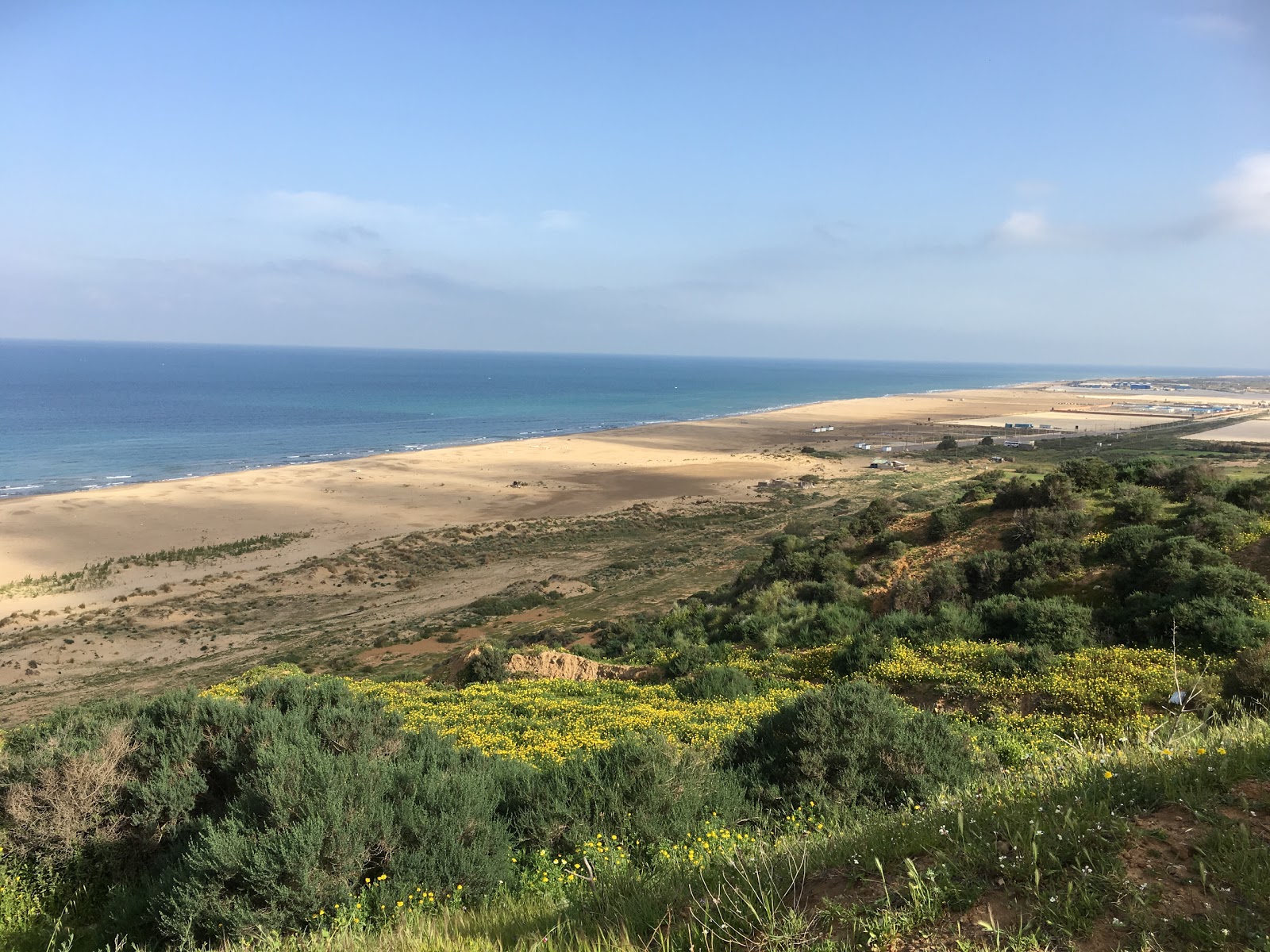 Photo de Plage Ouled Boughalem avec un niveau de propreté de très propre