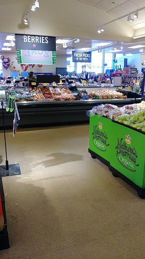 Grocery Store «Super Stop & Shop», reviews and photos, 80 Birdsall Rd, Baldwin Place, NY 10505, USA